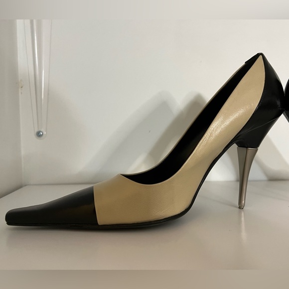 Authentic Classic CC Pumps - Picture 5 of 14